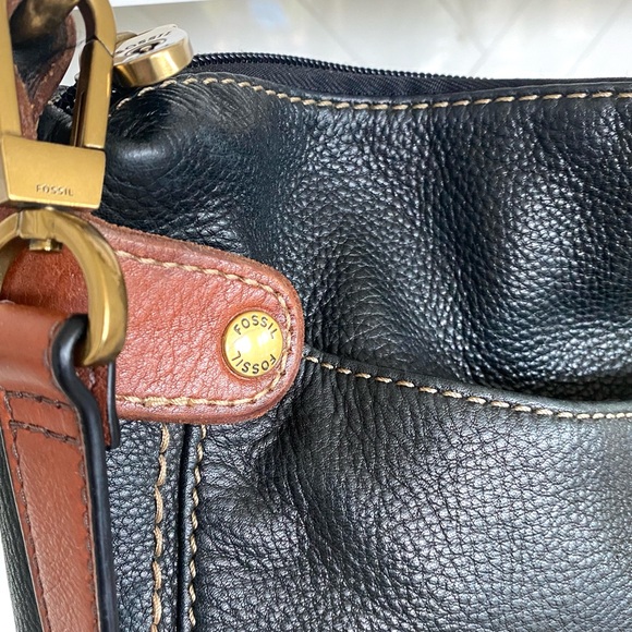 Fossil Leather Shoulder/Crossbody Bag - Picture 11 of 14